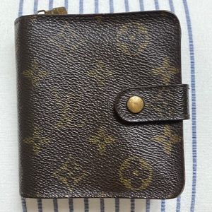 Vintage LV wallet